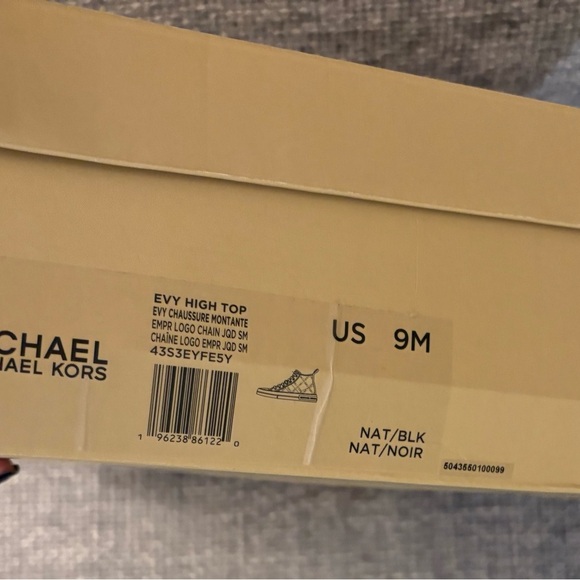 BNWT Michael Kors Logo Jacquard High-Top Sneakers – Women’s Size 9 - Picture 10 of 14